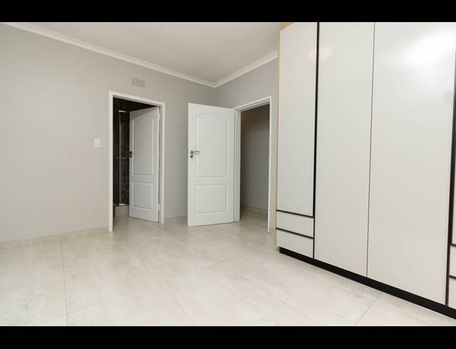 3 BEDROOM FLAT TO LET IN WARNER BEACH